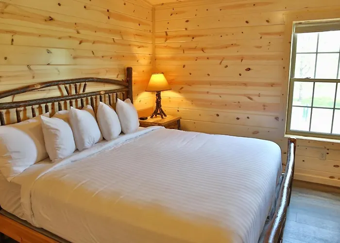 Waterview Lodge By Amish Country Lodging